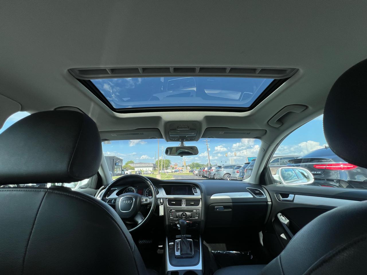 Audi A4 2.0T Sedan quattro Tiptronic 2012