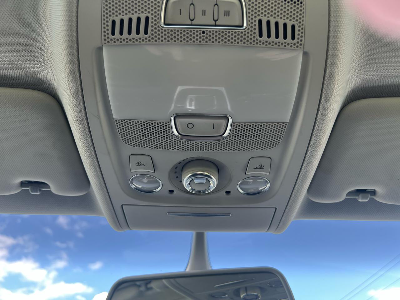 Audi A4 2.0T Sedan quattro Tiptronic 2012