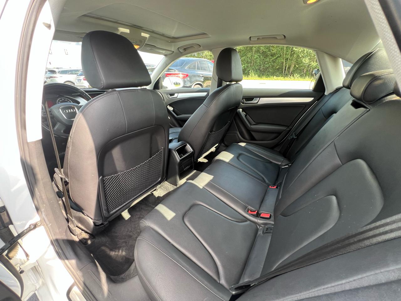 Audi A4 2.0T Sedan quattro Tiptronic 2012