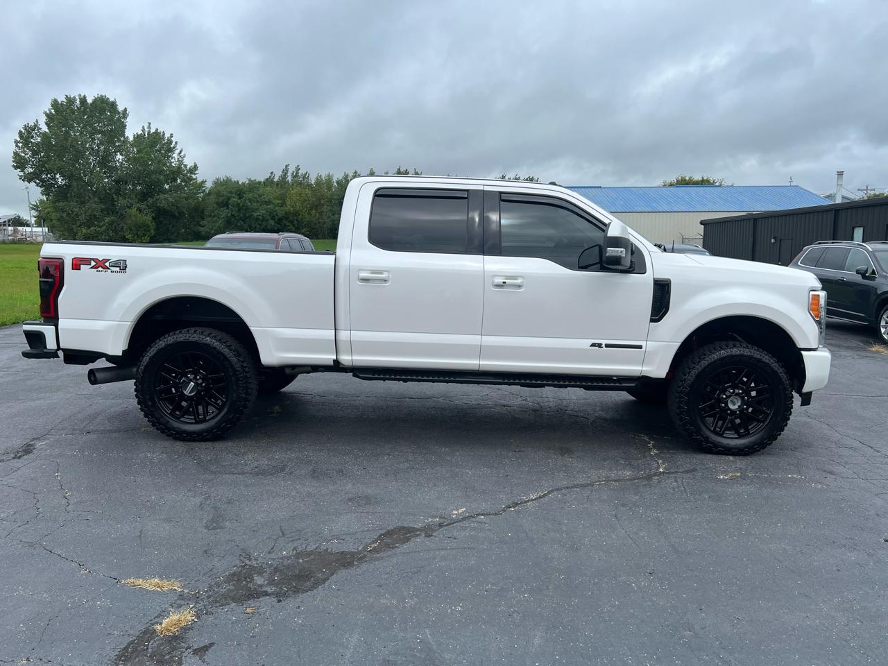 Ford F-250 SD Lariat Crew Cab 4WD 2017