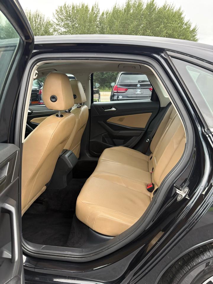 Volkswagen Jetta 1.4T SEL 8A 2019