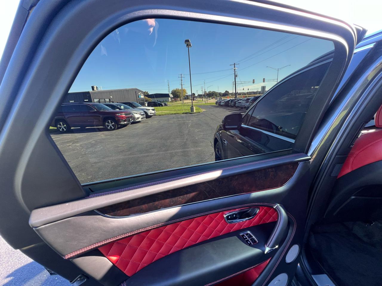 2017 Bentley Bentayga Base - Photo 30