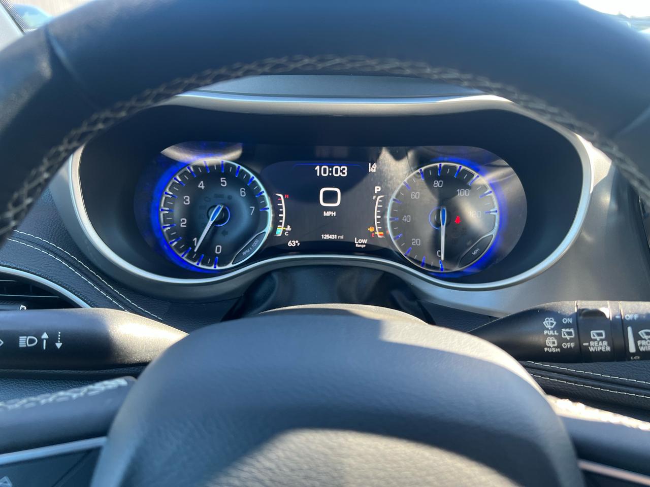 Chrysler Pacifica photo 16