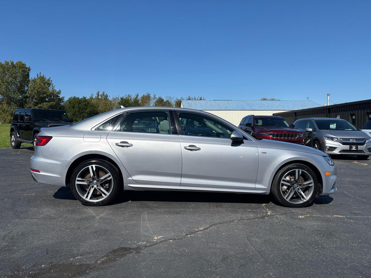 Audi A4 2.0T Premium Plus quattro Sedan 2017