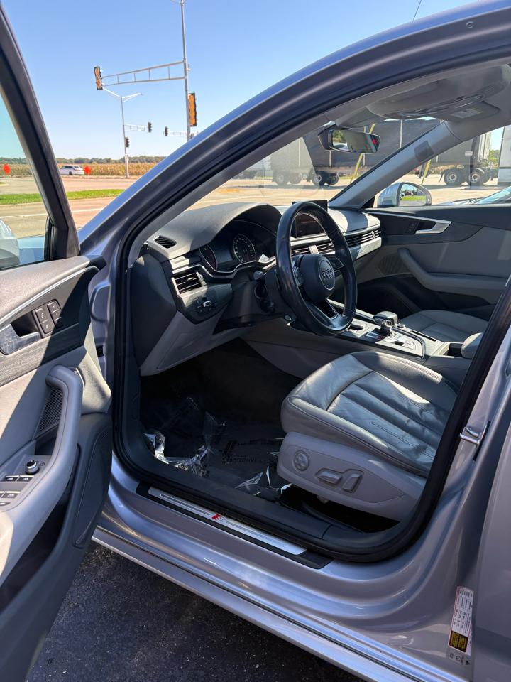 Audi A4 2.0T Premium Plus quattro Sedan 2017
