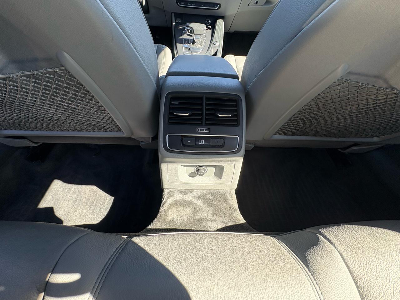 Audi A4 2.0T Premium Plus quattro Sedan 2017
