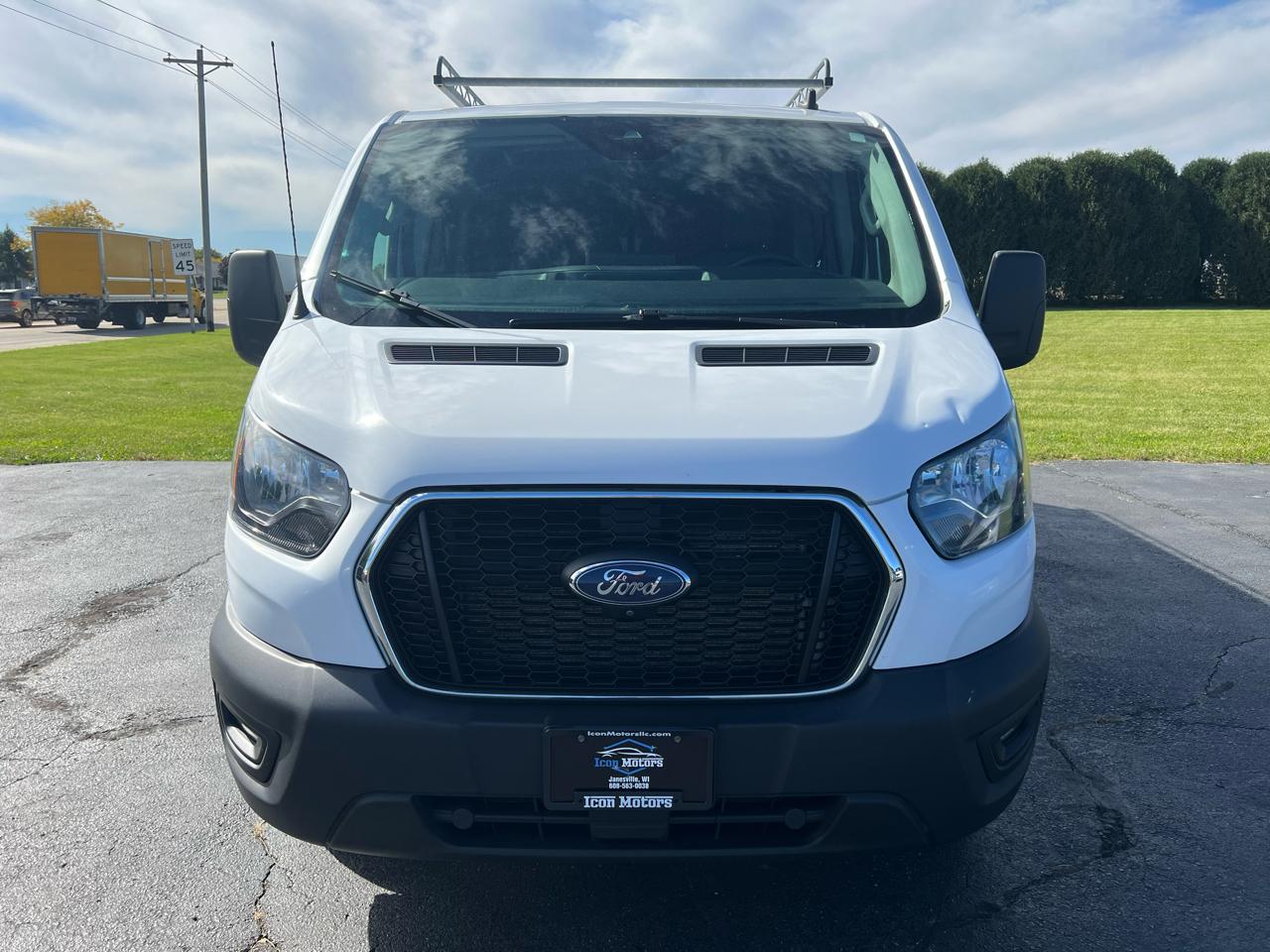 Ford Transit photo 2
