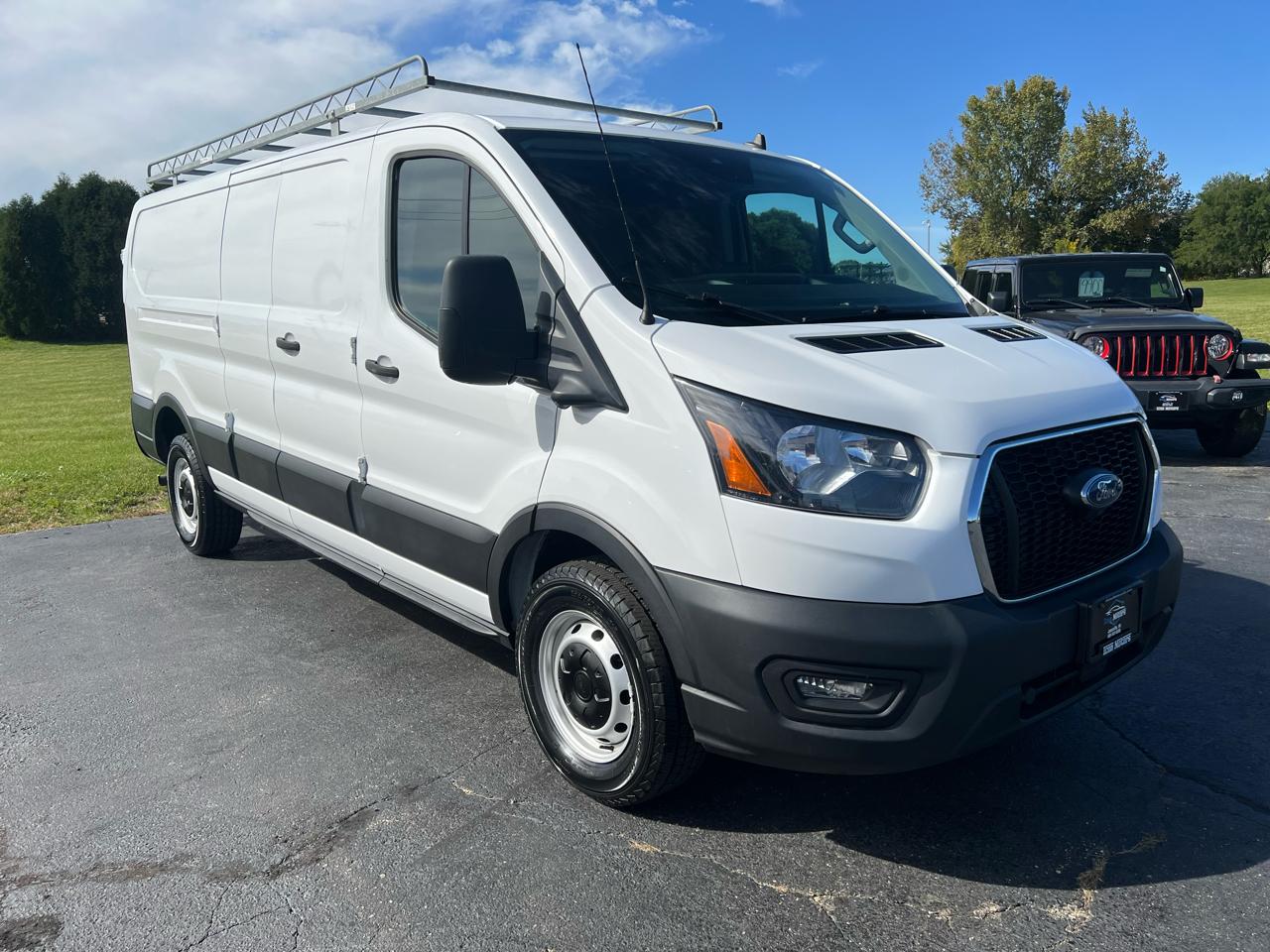 Ford Transit photo 3