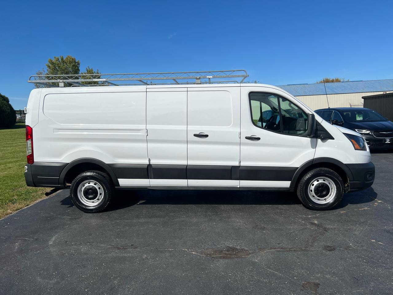 Ford Transit photo 4