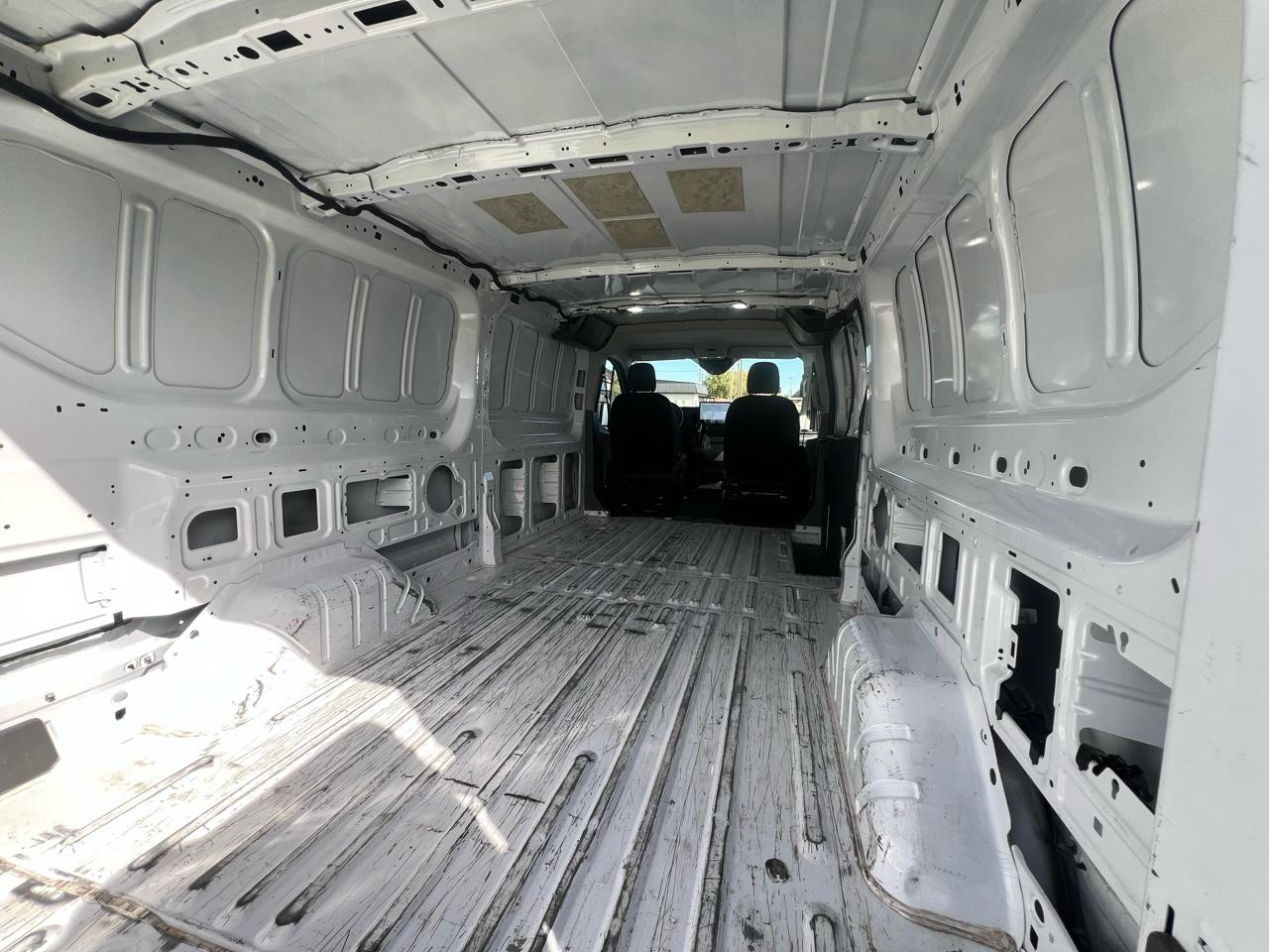 Ford Transit photo 9