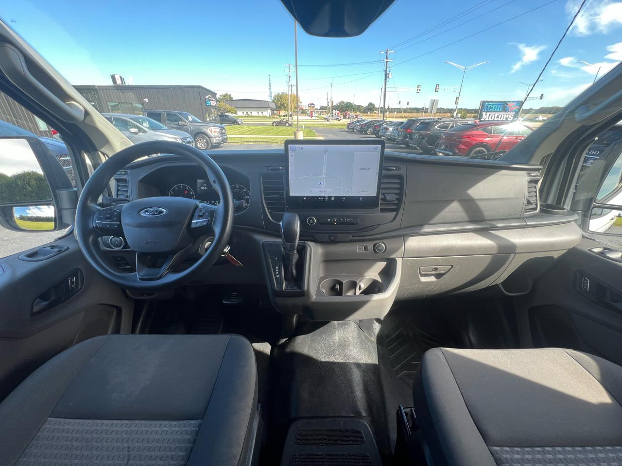 Ford Transit photo 13