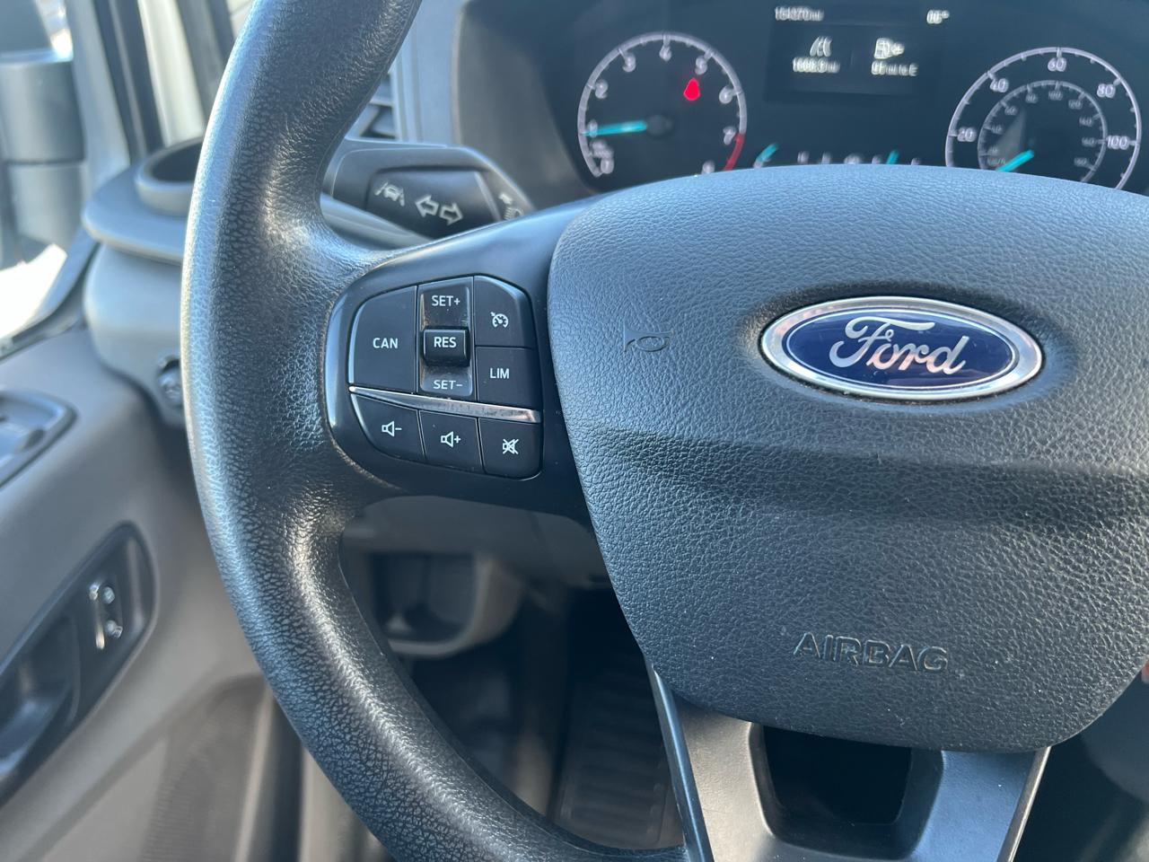 Ford Transit photo 14
