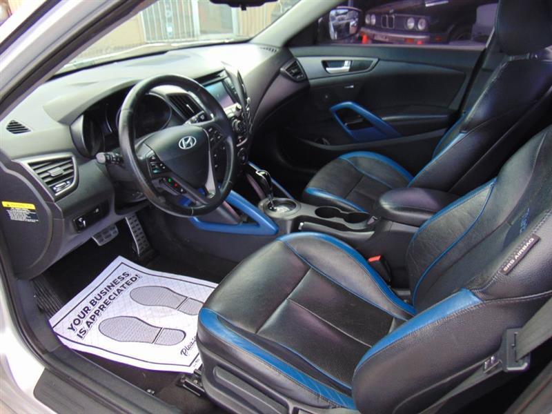 Hyundai Veloster  2013