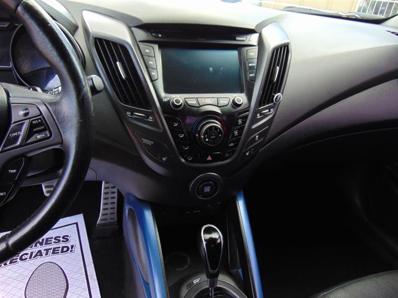 Hyundai Veloster  2013