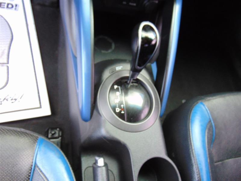 Hyundai Veloster  2013