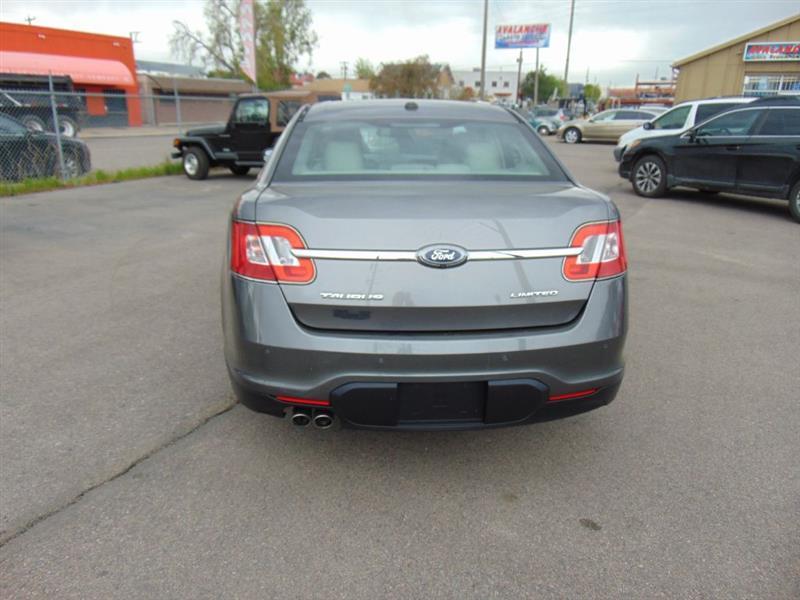 Ford Taurus  2012