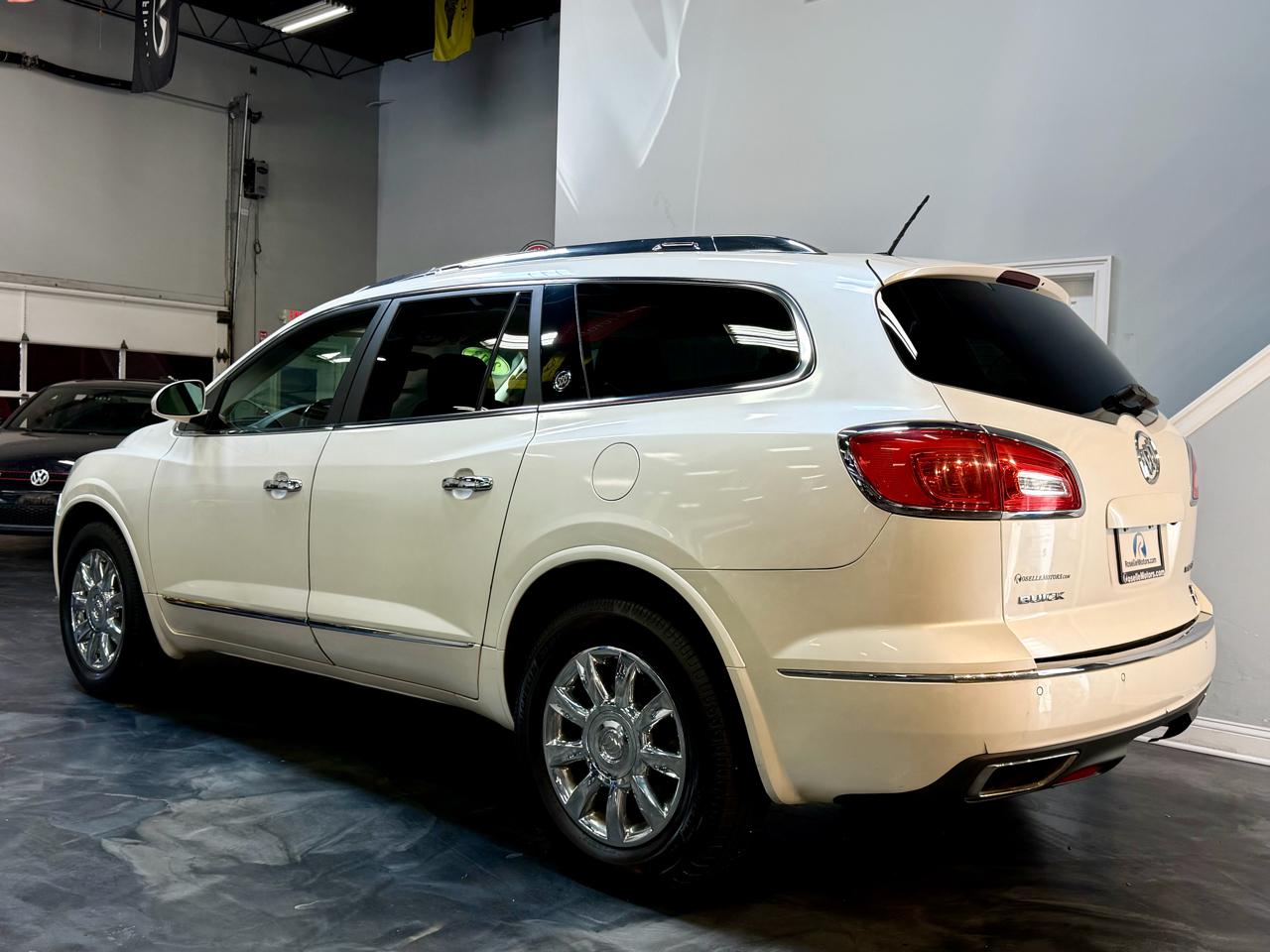 Buick Enclave FWD 4dr Leather 2013