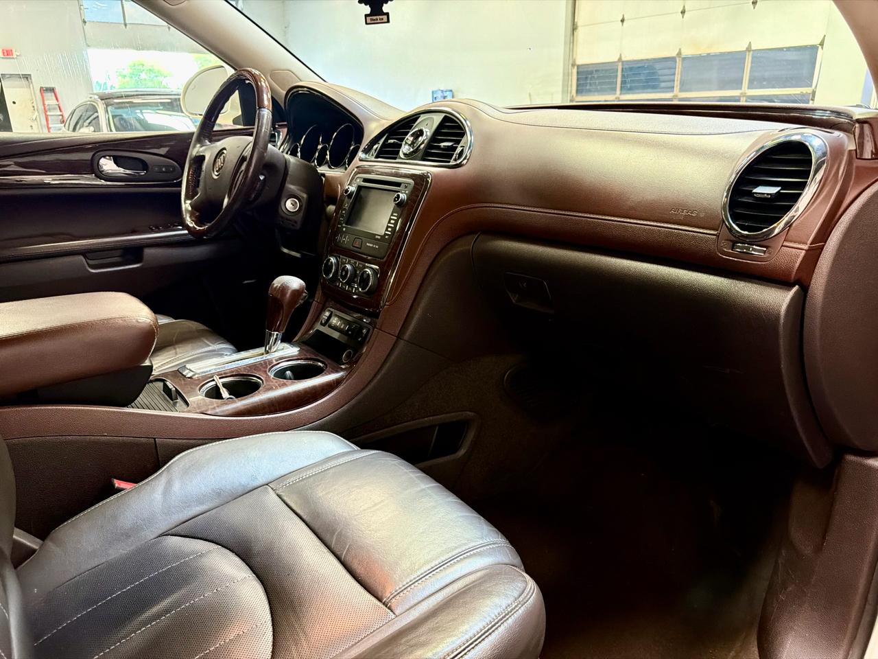 Buick Enclave FWD 4dr Leather 2013