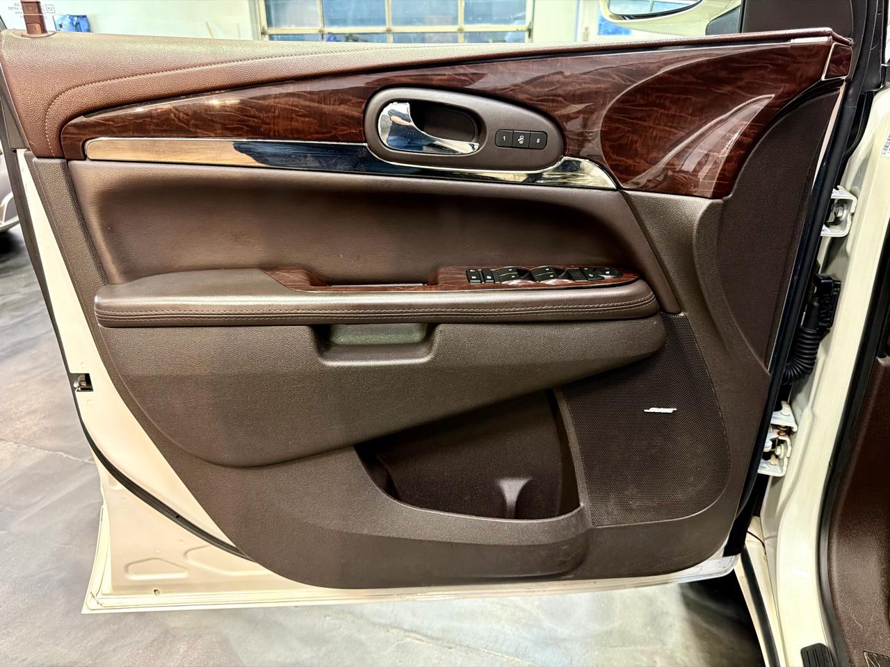 Buick Enclave FWD 4dr Leather 2013