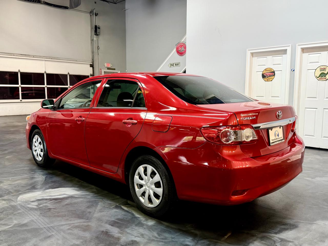 Toyota Corolla 4dr Sdn Auto LE Special Edition (Natl) 2013
