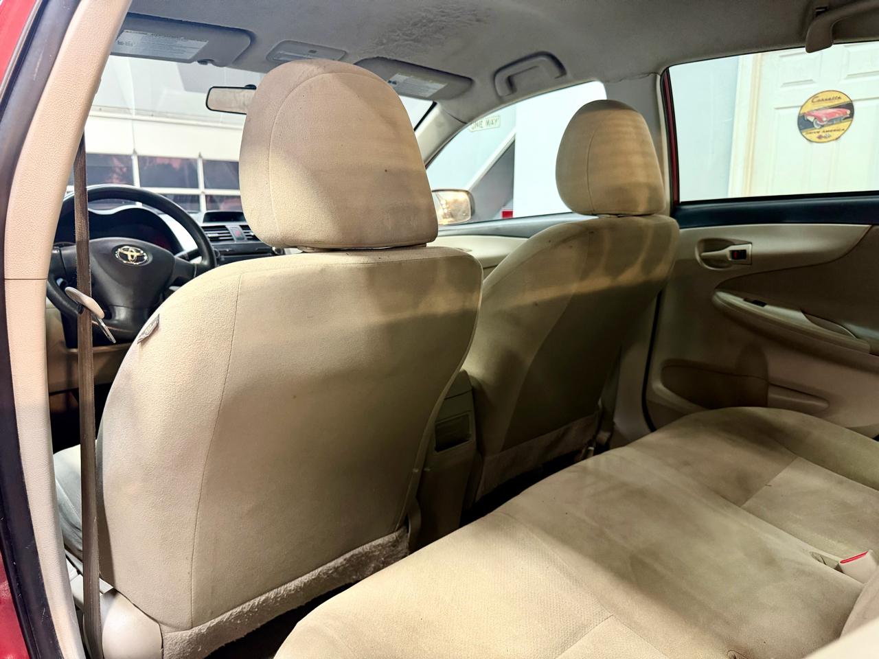 Toyota Corolla 4dr Sdn Auto LE Special Edition (Natl) 2013