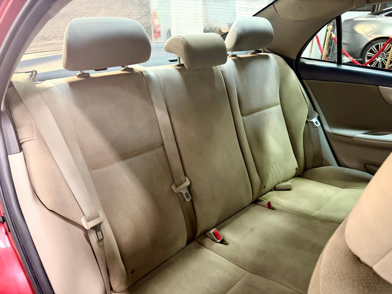 Toyota Corolla 4dr Sdn Auto LE Special Edition (Natl) 2013