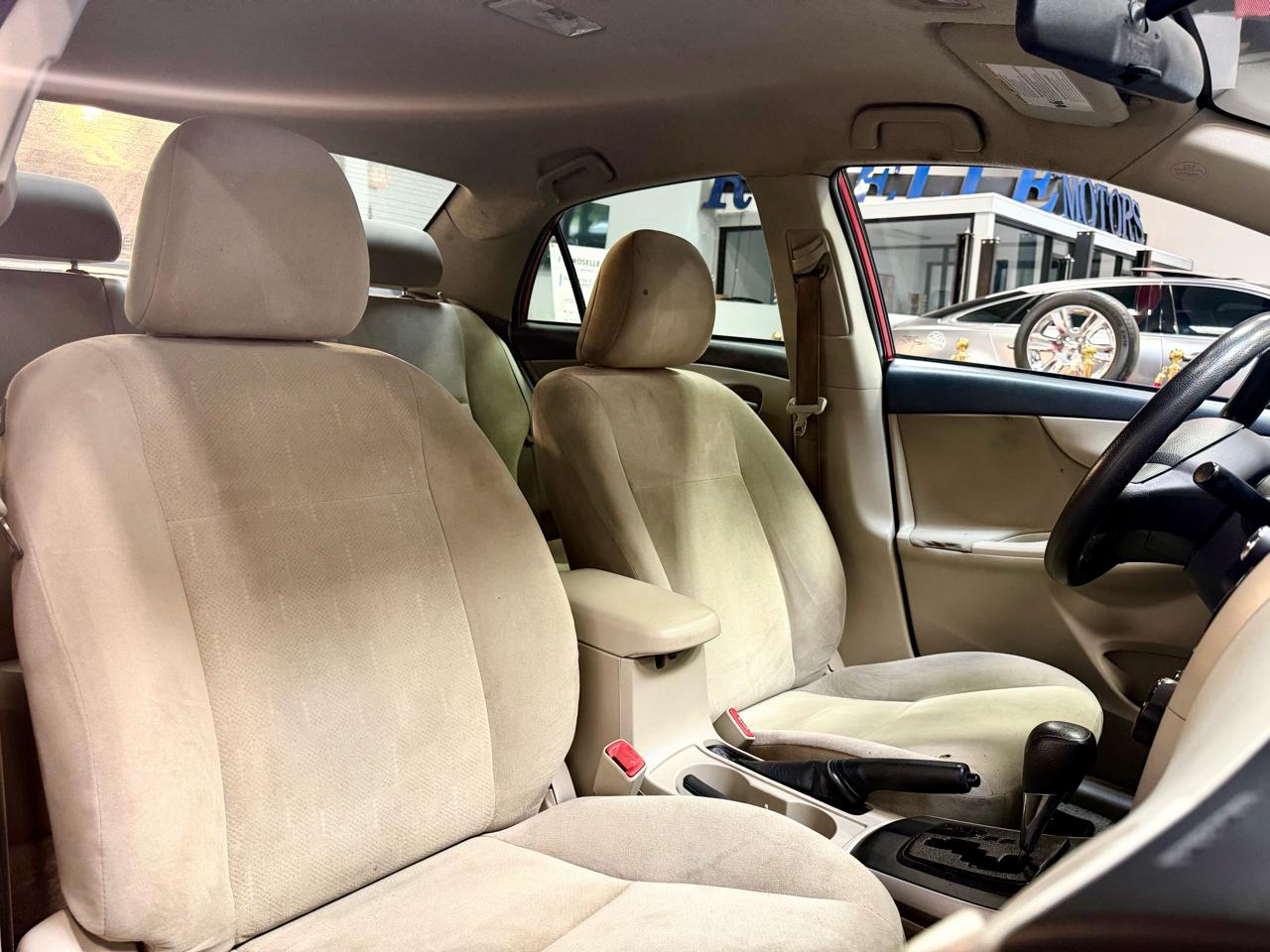 Toyota Corolla 4dr Sdn Auto LE Special Edition (Natl) 2013