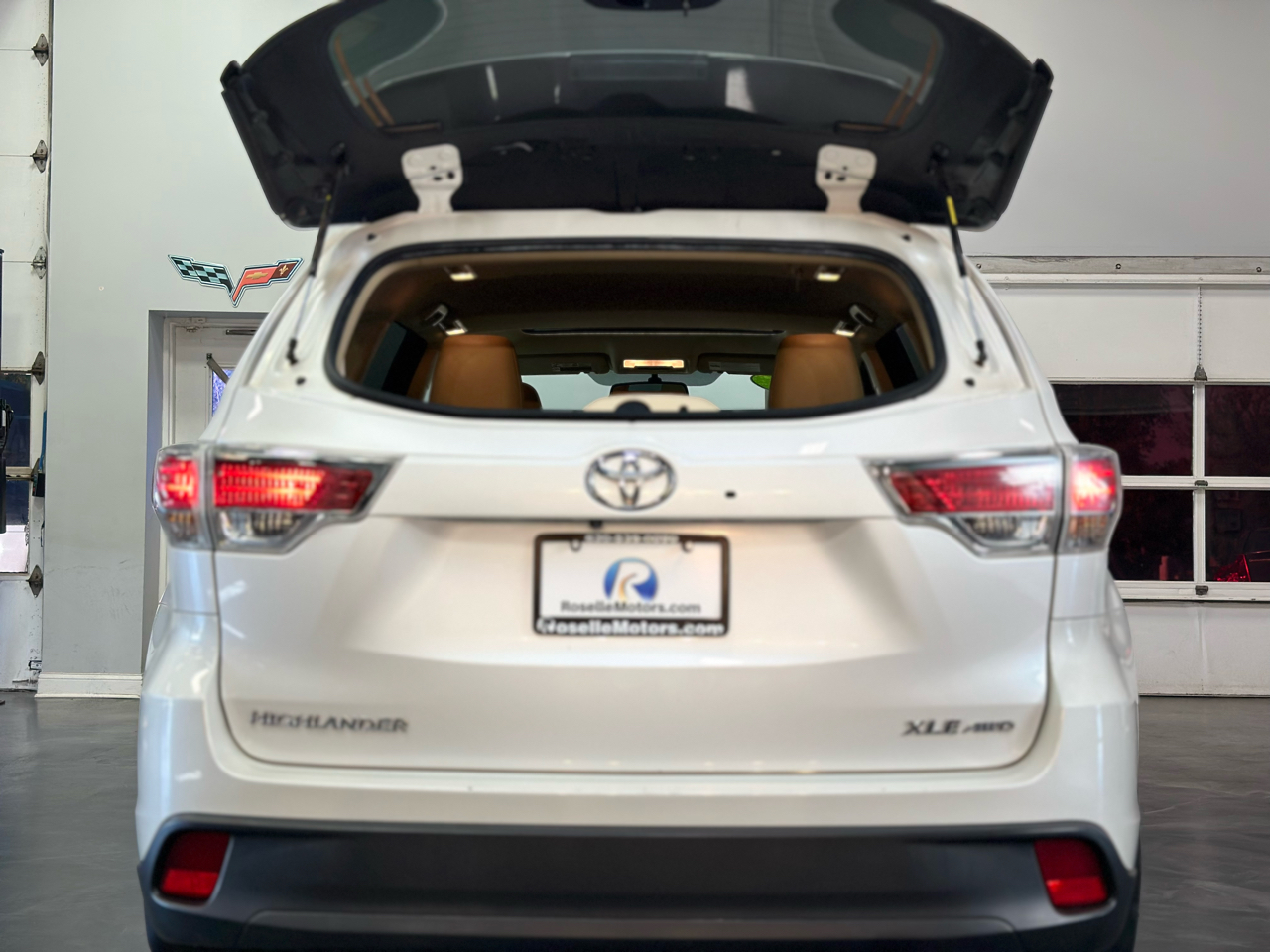 2015 Toyota Highlander XLE photo 32