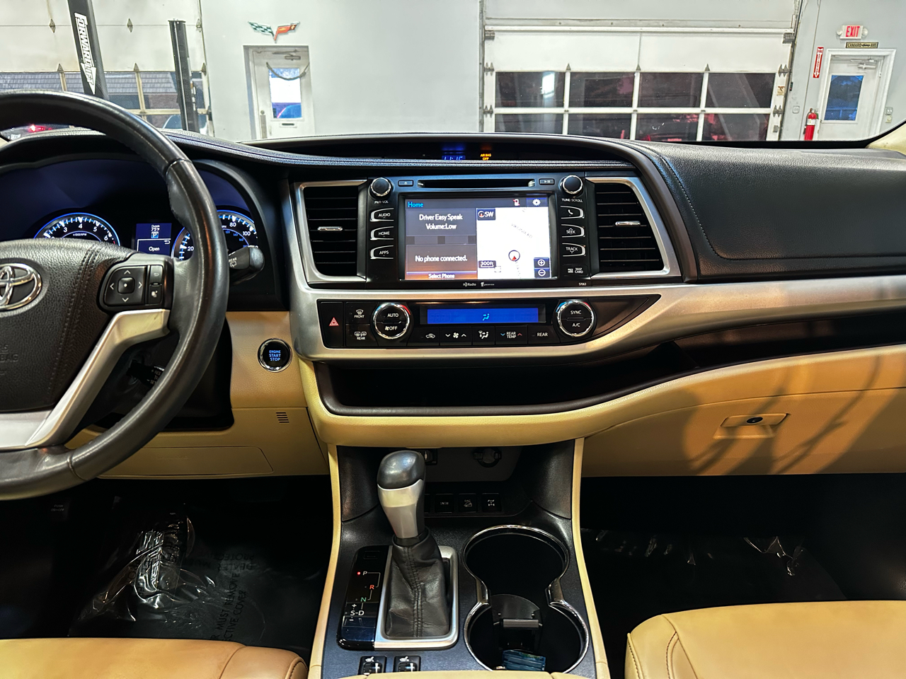 2015 Toyota Highlander XLE photo 25