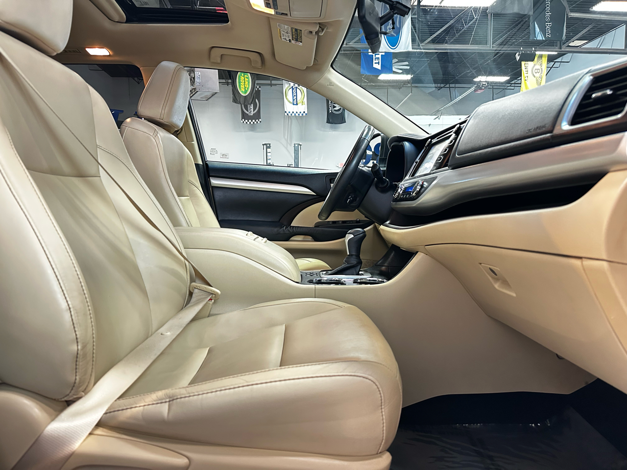 2015 Toyota Highlander XLE photo 27