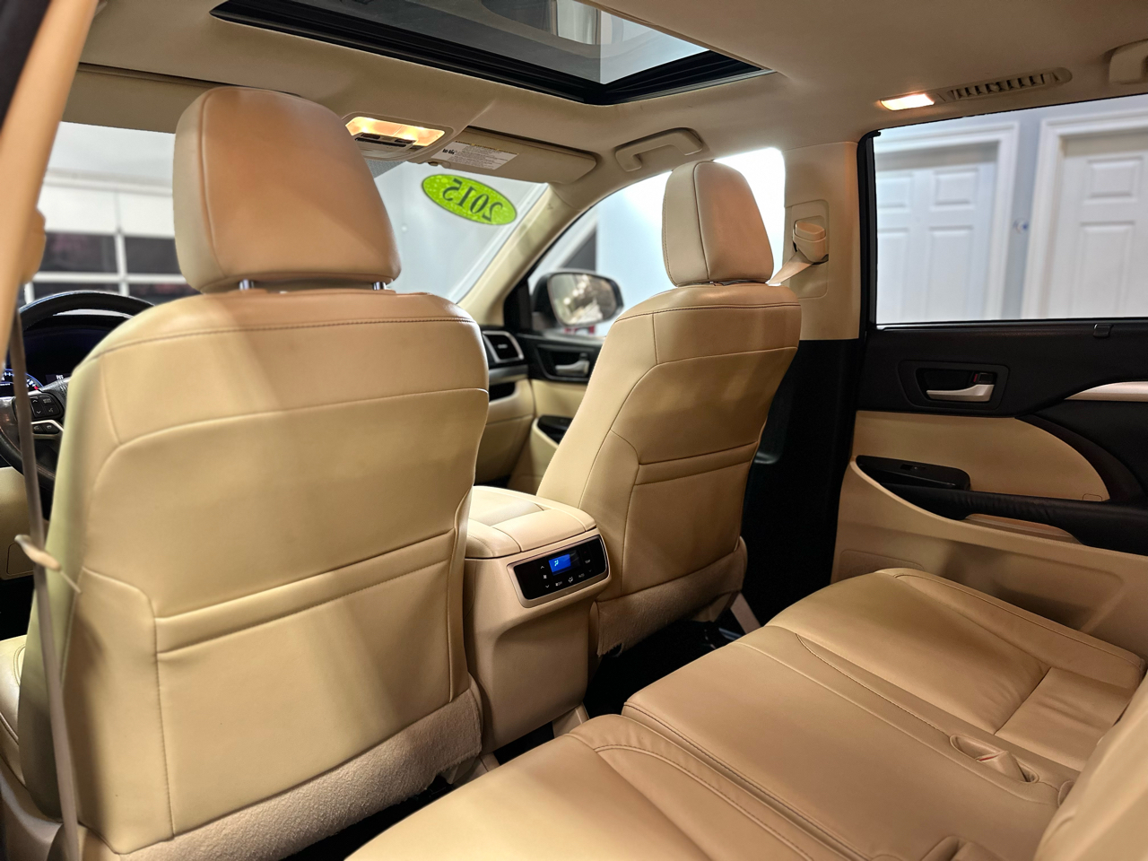 2015 Toyota Highlander XLE photo 17