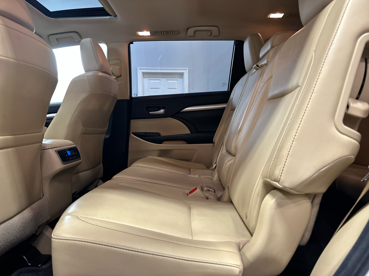 2015 Toyota Highlander XLE photo 18
