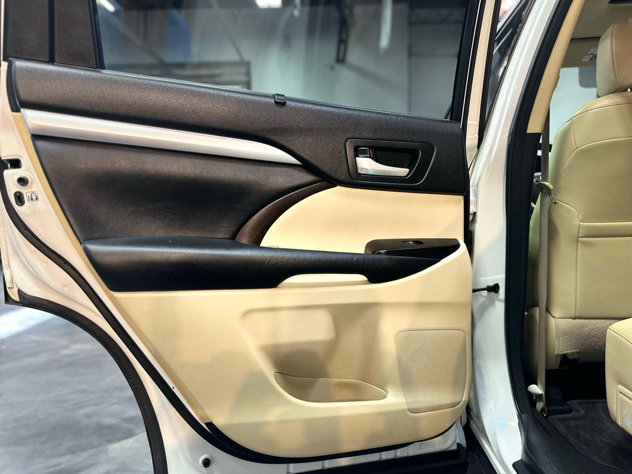 2015 Toyota Highlander XLE photo 16