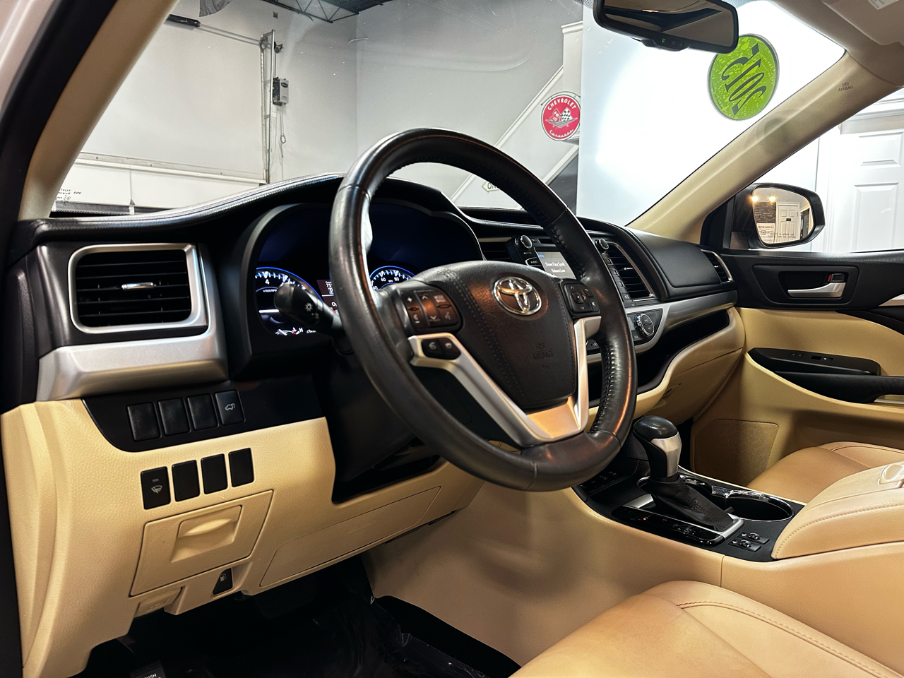 2015 Toyota Highlander XLE photo 12