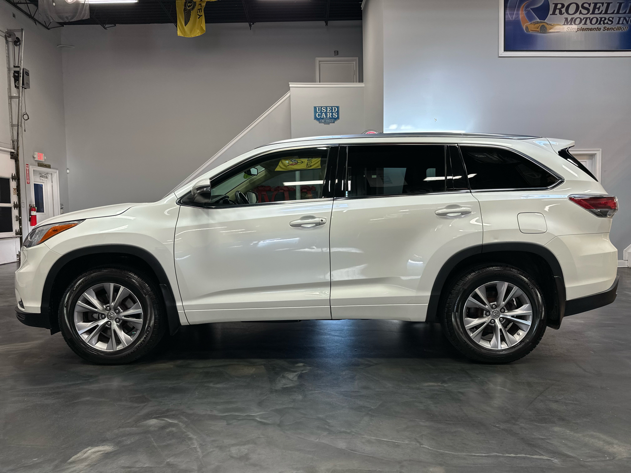 2015 Toyota Highlander XLE photo 2