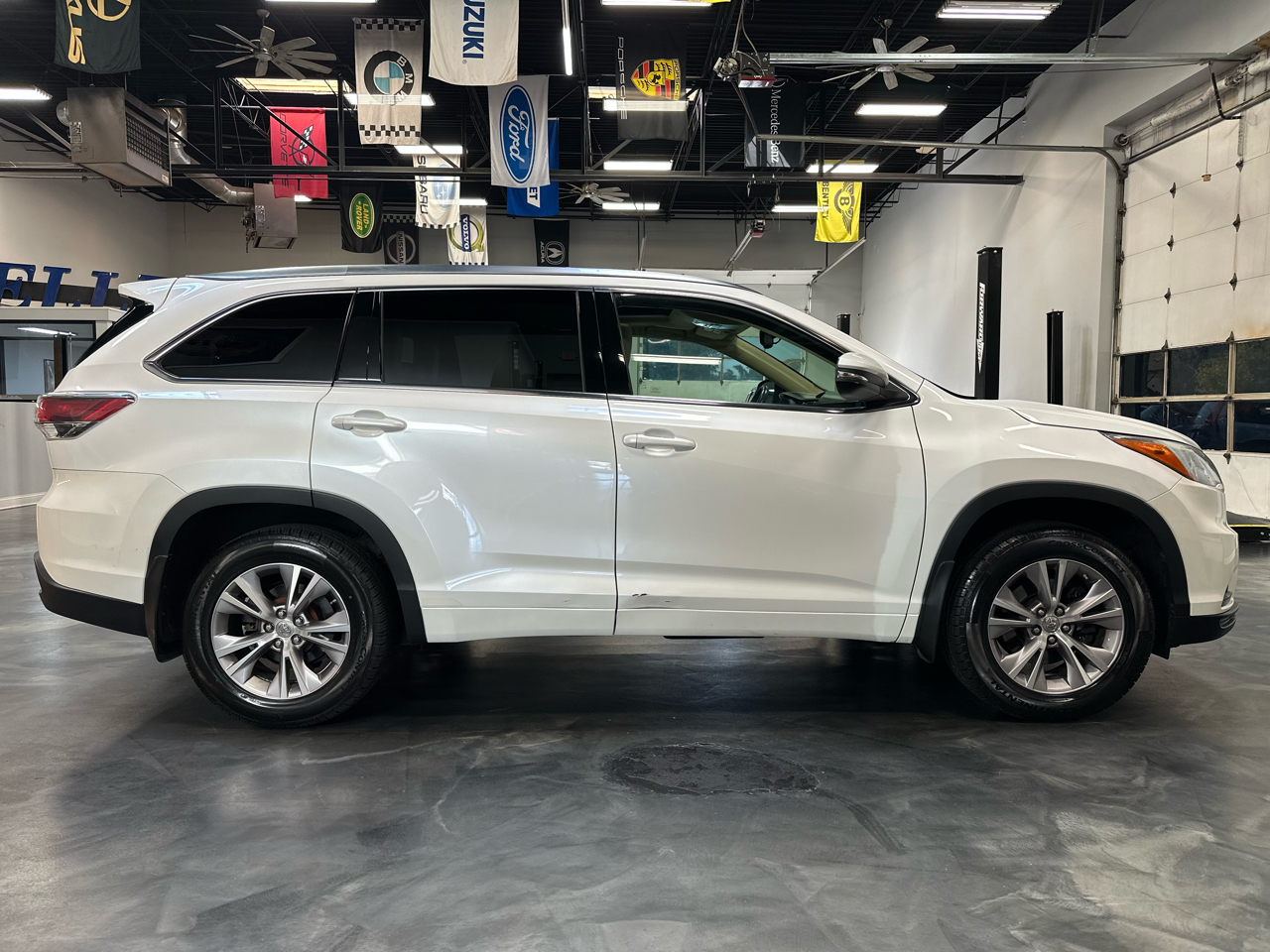 2015 Toyota Highlander XLE photo 6
