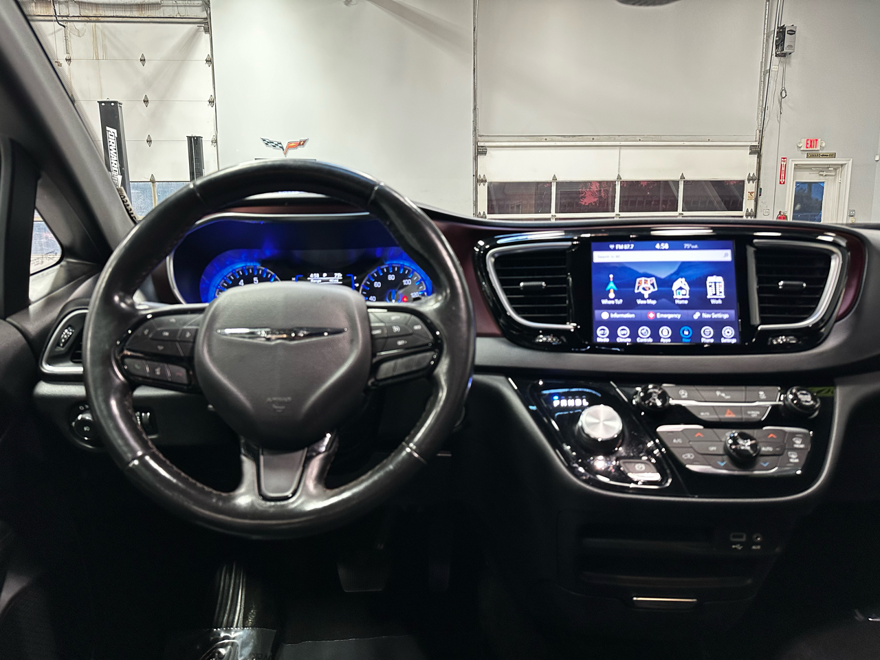 2019 Chrysler Pacifica Touring L 35th Anniversary photo 14