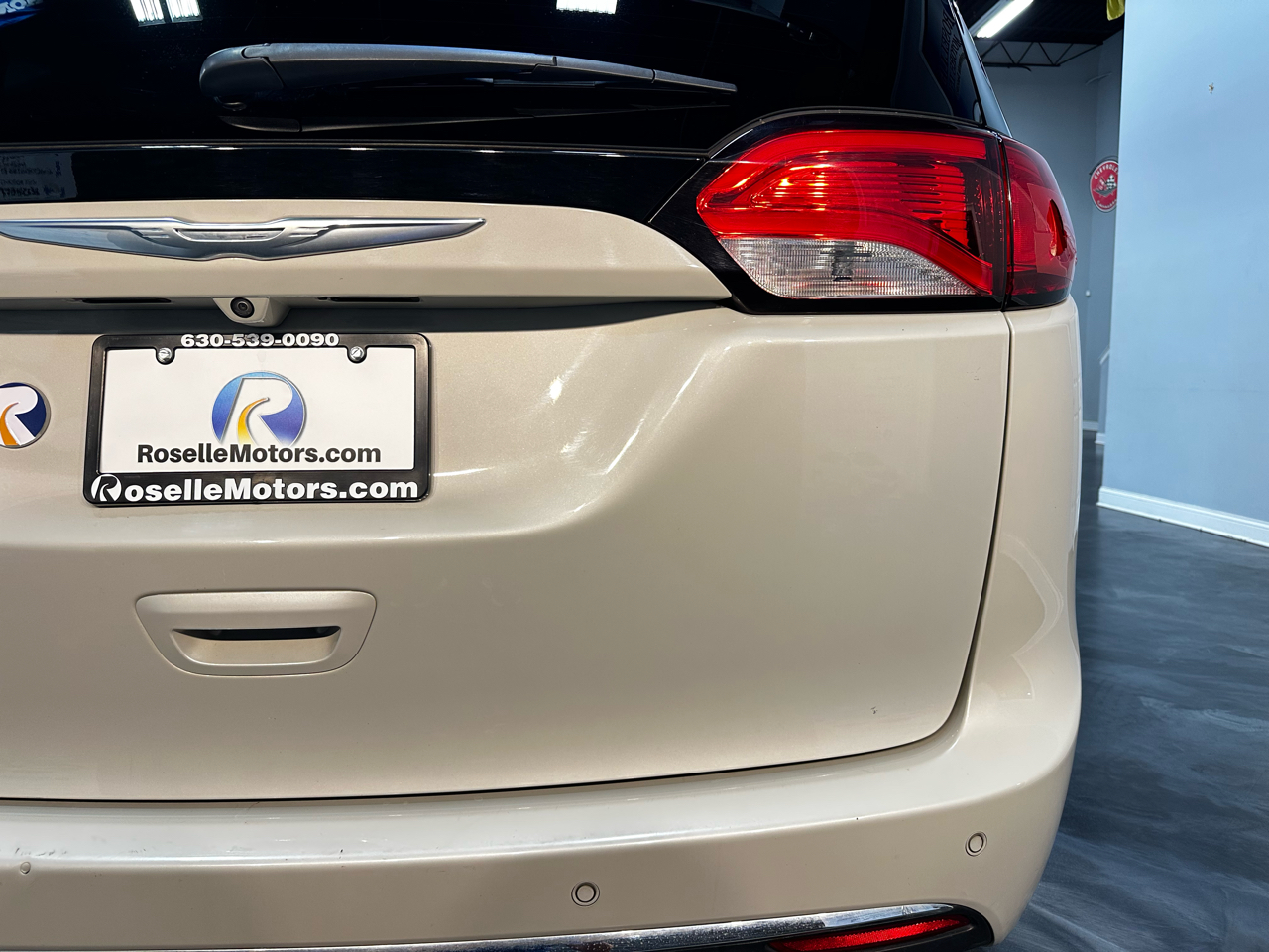 2019 Chrysler Pacifica Touring L 35th Anniversary photo 31