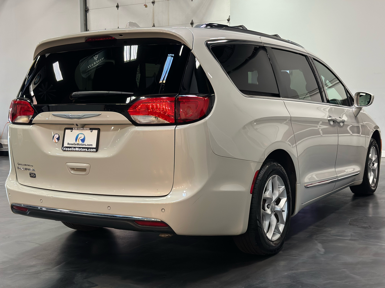 2019 Chrysler Pacifica Touring L 35th Anniversary photo 5