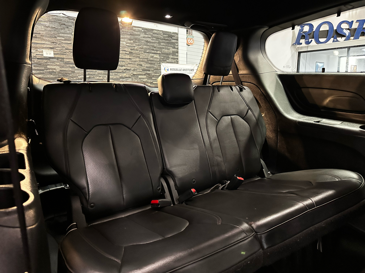 2019 Chrysler Pacifica Touring L 35th Anniversary photo 20