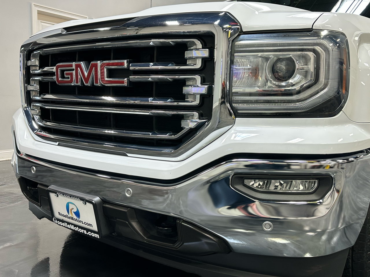 GMC Sierra 1500 4WD Crew Cab 143.5" SLT 2017