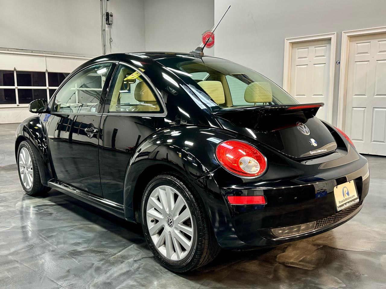 Volkswagen New Beetle Coupe 2dr Auto SE 2008