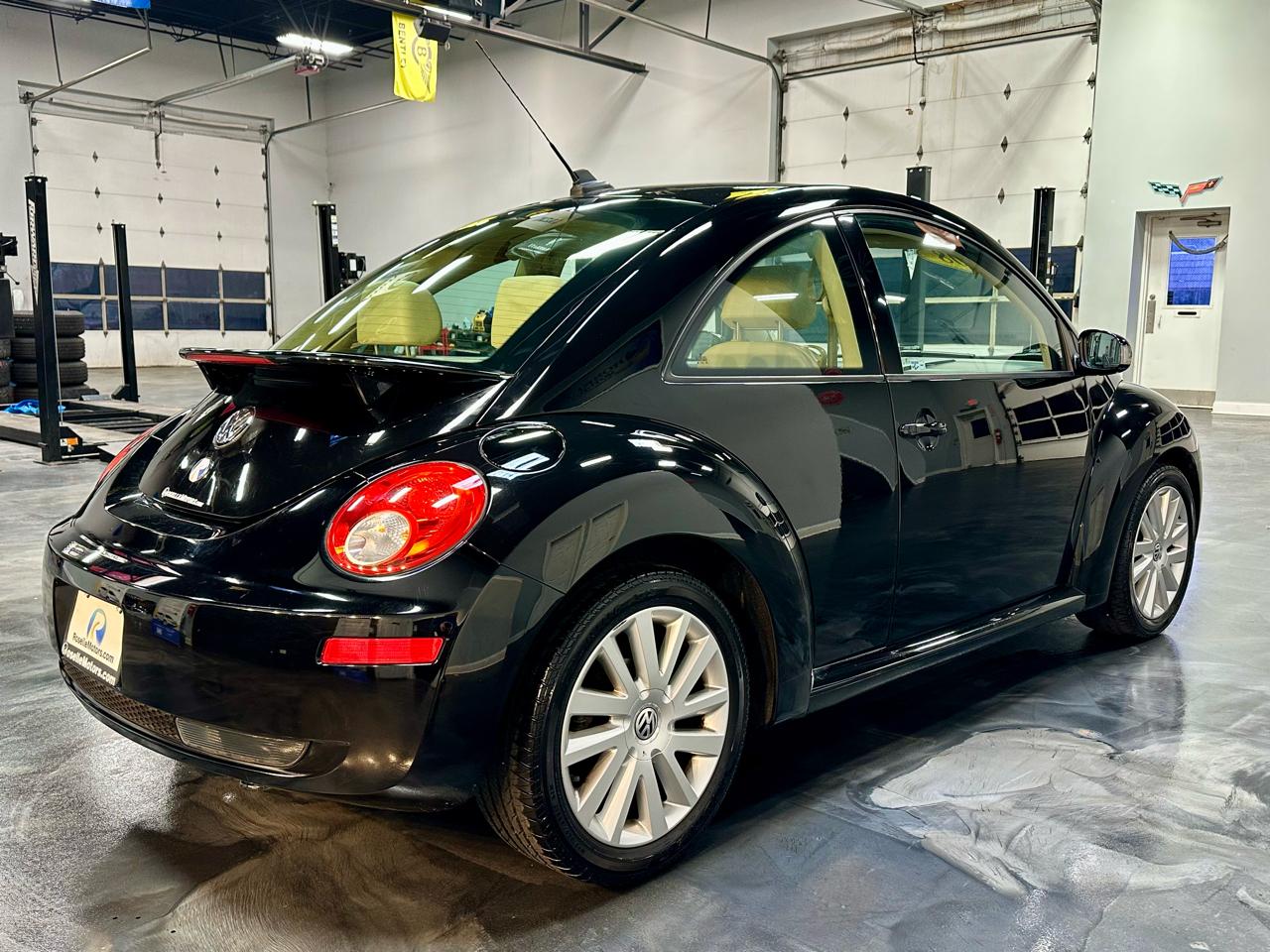 Volkswagen New Beetle Coupe 2dr Auto SE 2008