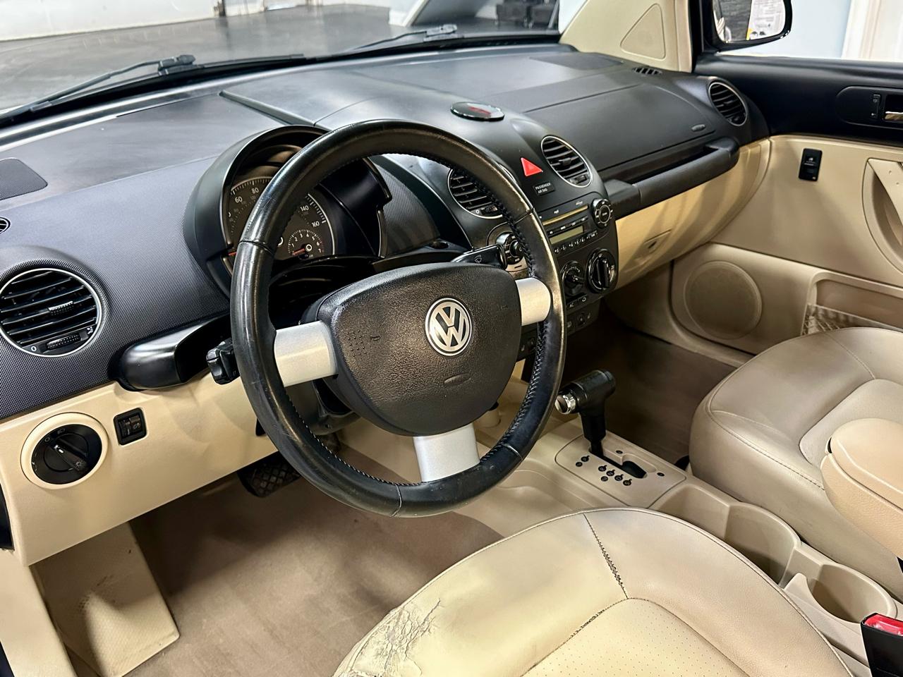 Volkswagen New Beetle Coupe 2dr Auto SE 2008