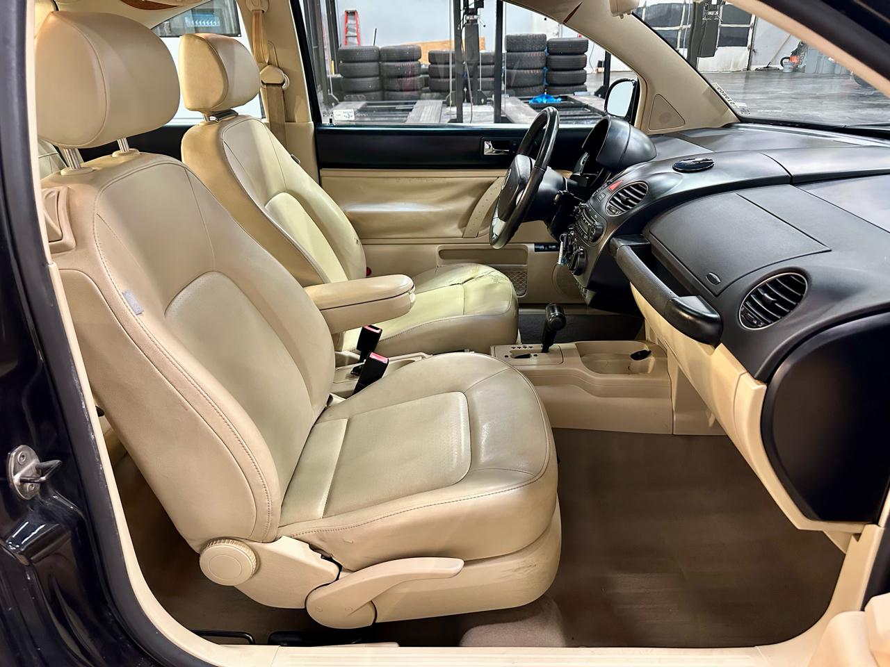 Volkswagen New Beetle Coupe 2dr Auto SE 2008