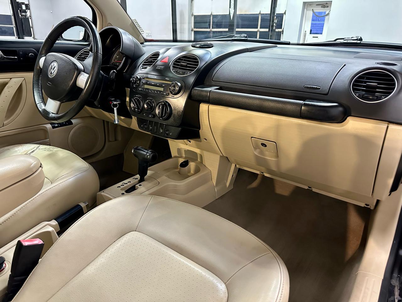 Volkswagen New Beetle Coupe 2dr Auto SE 2008