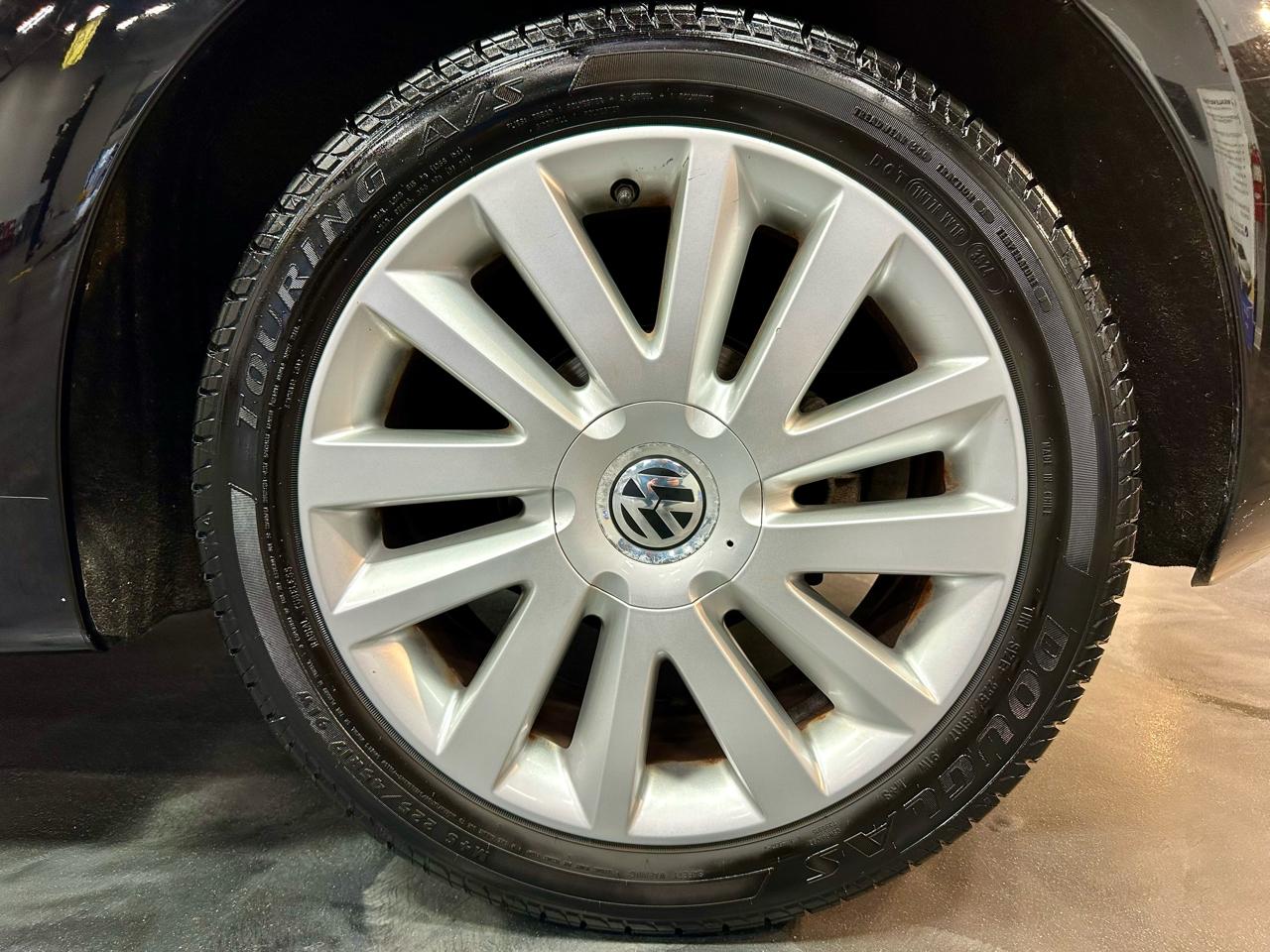 Volkswagen New Beetle Coupe 2dr Auto SE 2008