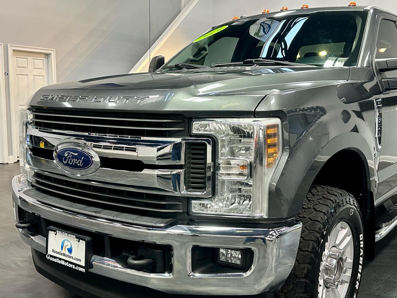 Ford Super Duty F-350 SRW XLT 4WD Crew Cab 8' Box 2019