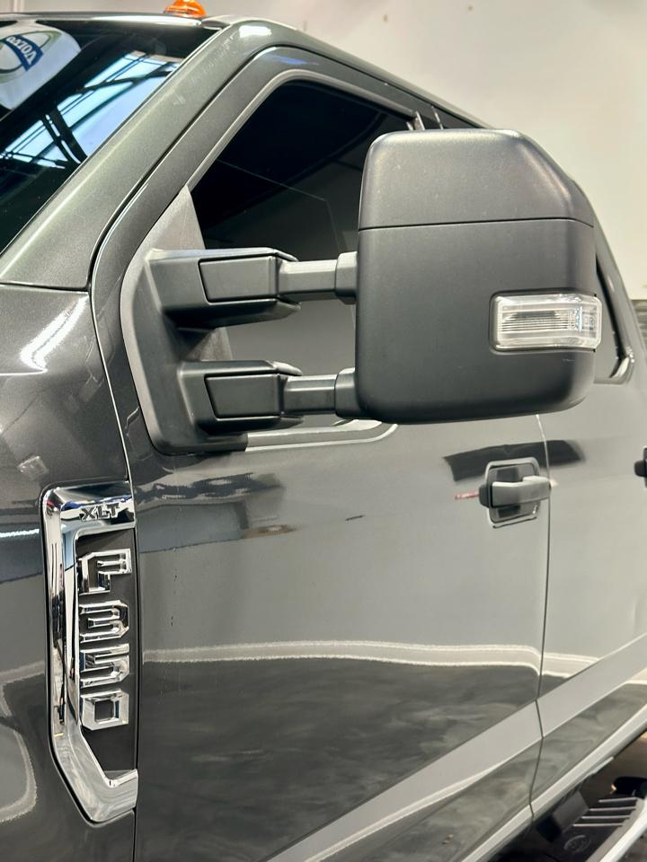Ford Super Duty F-350 SRW XLT 4WD Crew Cab 8' Box 2019