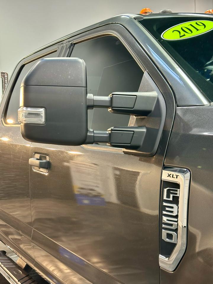 Ford Super Duty F-350 SRW XLT 4WD Crew Cab 8' Box 2019